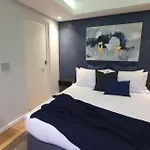 4B 4 Clarens Road