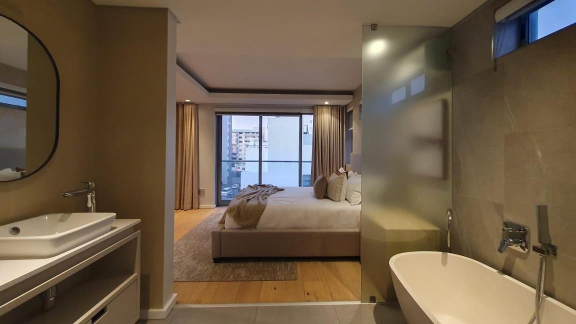 Apartment 4b 4 Clarens Road
